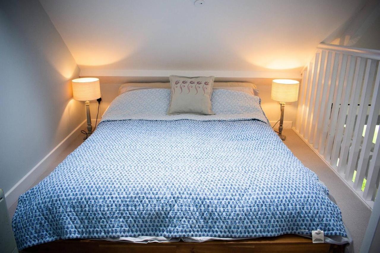The Tractor Shed Apartment Usk Bagian luar foto