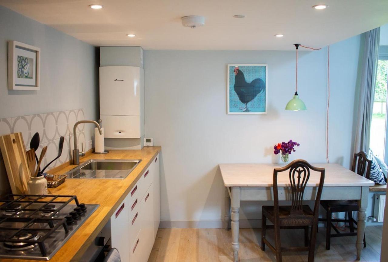 The Tractor Shed Apartment Usk Bagian luar foto